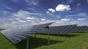 Mit Perimeterschutz für Sicherheit in Solarparks sorgen